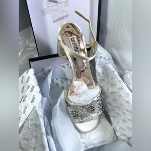 Badgley Mischka Women’s Blaine Embellished Sandals. NWB. Ivory Satin. Size:8.5.